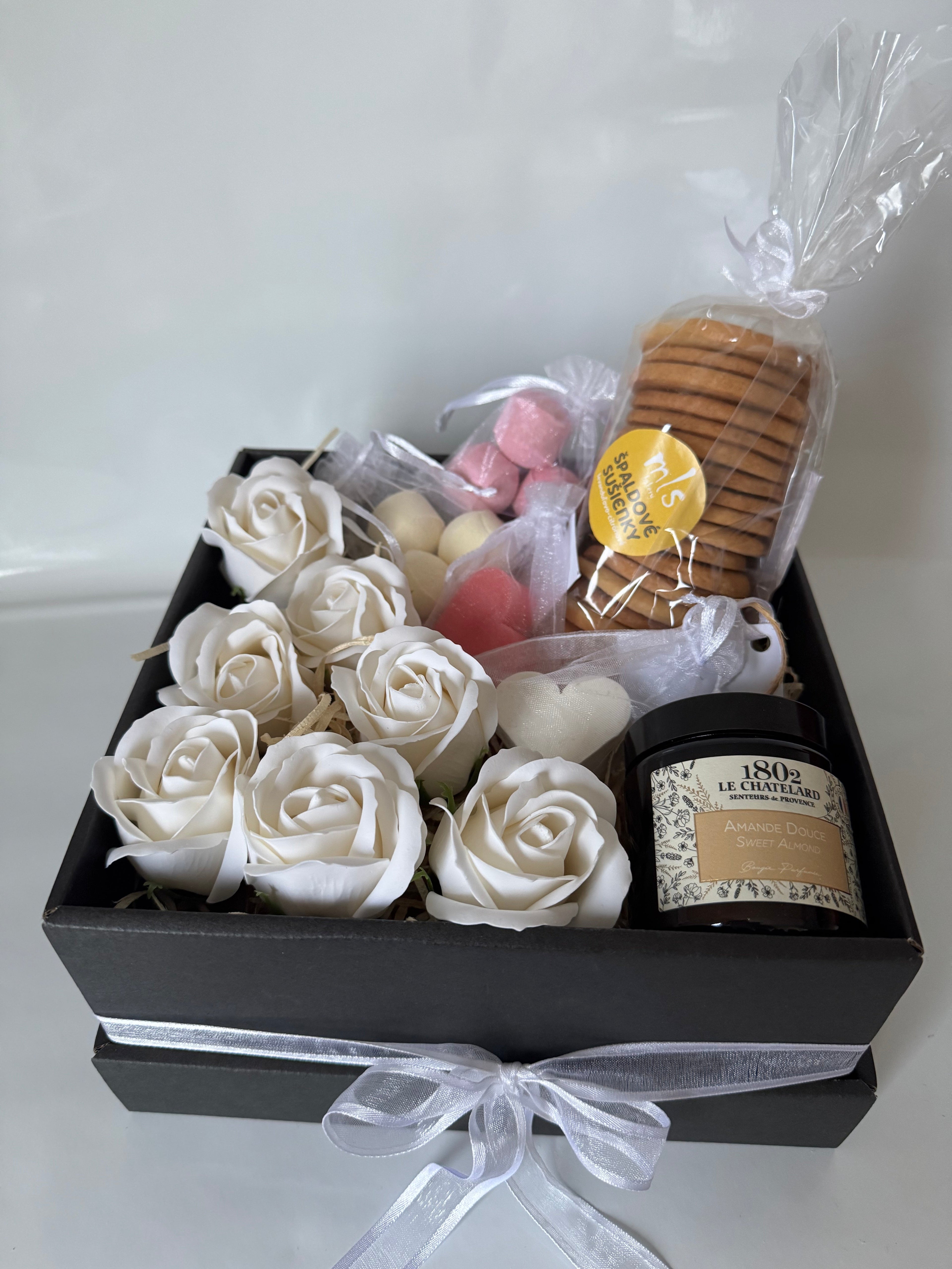 Dárkový box – Svatební dar s růžemi